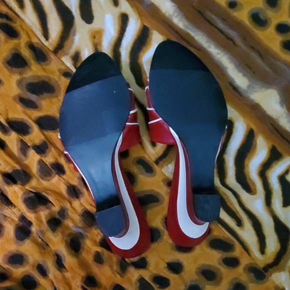 Erica Brooke Sandals - Picture 3 of 4